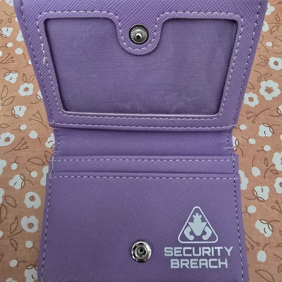 Five Nights At Freddy's Security Breach Chibi Wallet (Used) - Picture 4 of 6
